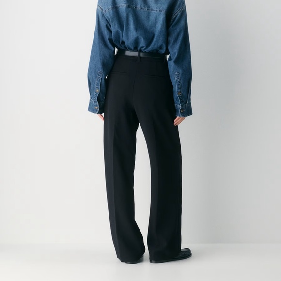 NWT Aritzia Effortless Pant in Crepette - High-waisted, wide-leg trousers - Picture 2 of 15